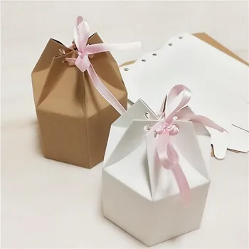 30pcs/daug kraftpopieris šešiakampe kartoninė pakuotė, saldainių dėžutė dovanų Papuošalų dėžutė su pink ribbon 6.8*9.5 cm