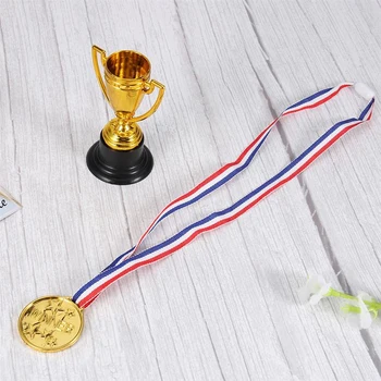 36Pcs Šalis Dekoras Vaikų Žaislai Plastikiniai Aukso Puodeliai-Medaliai už Šalies Vaikus, Prizai 18PCS Trofėjai ir 18PCS Medaliai