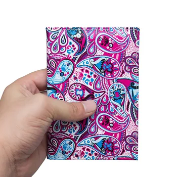 Derliaus violetinė modelis pu odos spalvinga unisex paso turėtojas maišelį kelionės ID kredito bilietų pasą minkštas katalogo viršelio