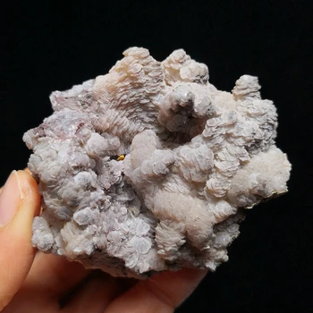Gamtos sustiprino kalcitas ir pyrite mineralinių kristalų pavyzdžiai yra iš Fujian Provincijos, Kinija A2-3