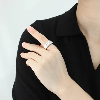HUADIE moterų žiedas pagamintas iš keramikos baltos ir juodos spalvos. bižuterijos 2021